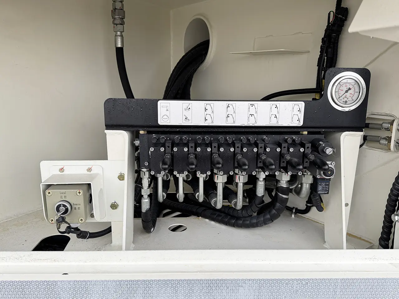 Mercedes-Benz Arocs 3340 6x4 Concrete Pump 16