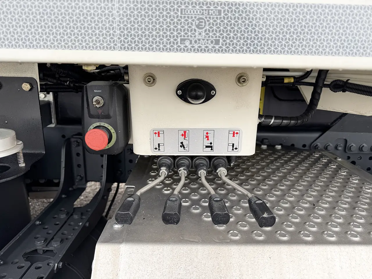 Mercedes-Benz Arocs 3340 6x4 Concrete Pump 17