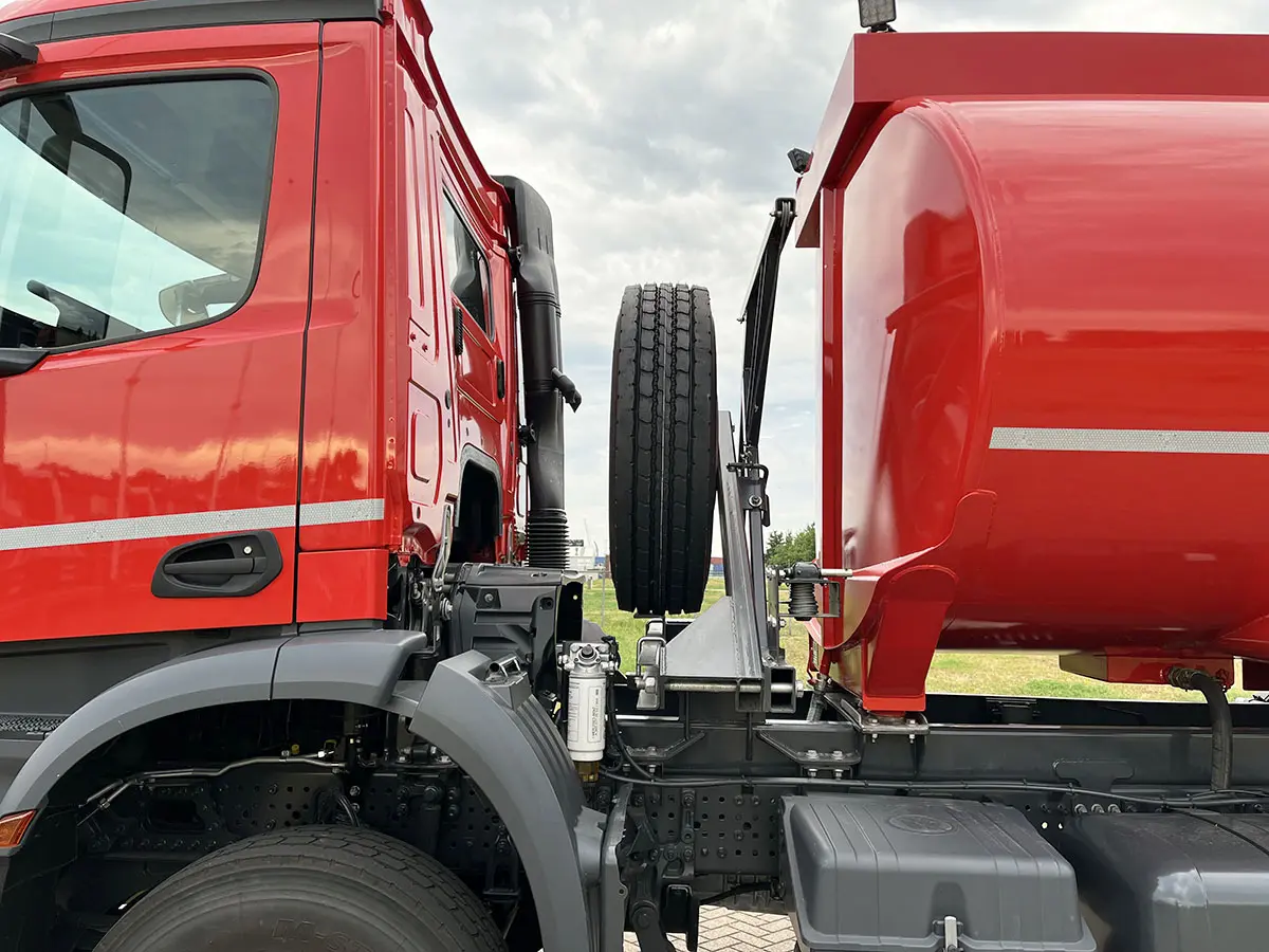Mercedes-Benz Arocs 3340-K Camion de pompiers 6x4 11