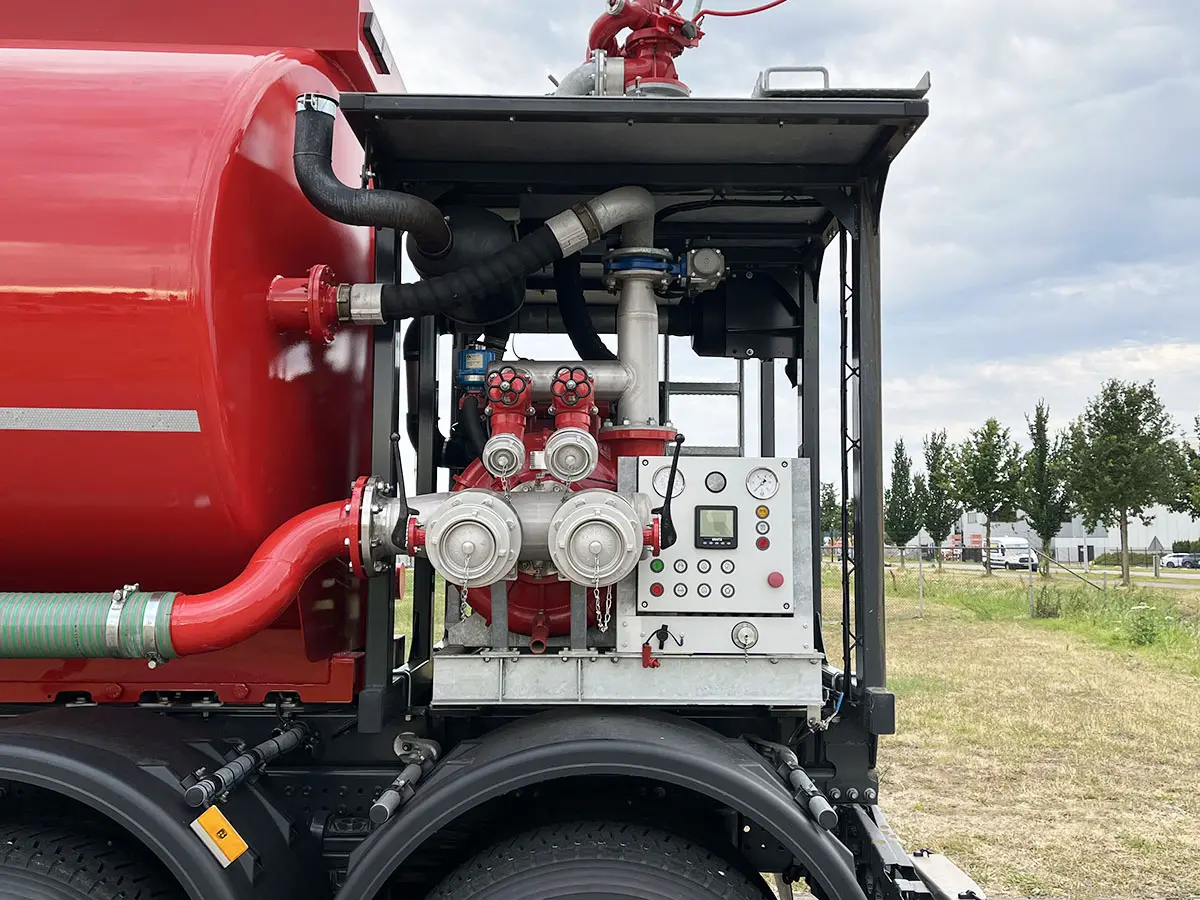 Mercedes-Benz Arocs 3340-K 6x4 Fire Fighter Truck 13