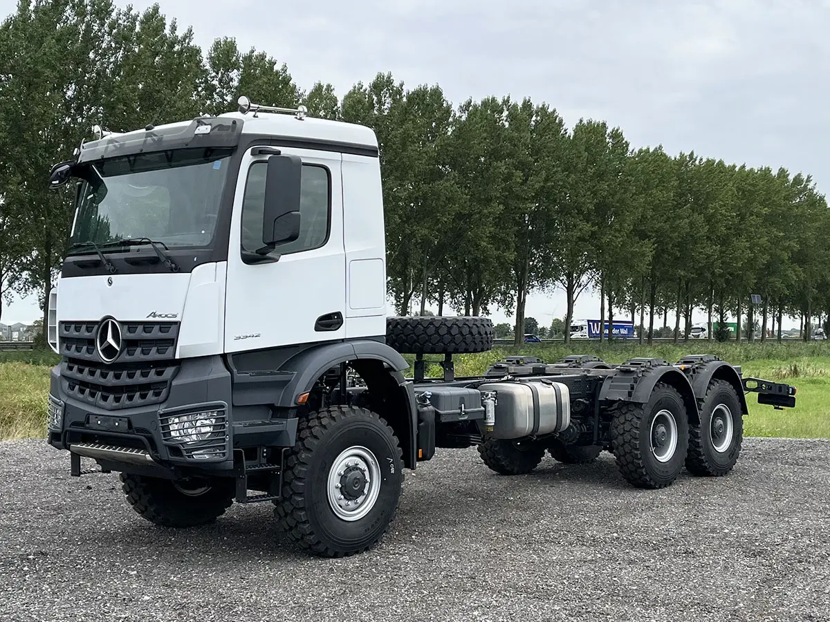 Mercedes-Benz Arocs 3342-A 6x6 Chassis Cabin 1