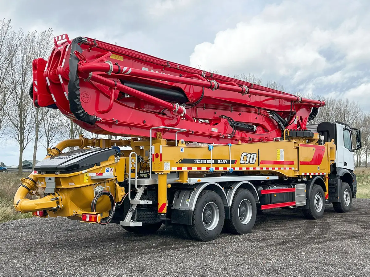 Mercedes-Benz Arocs 4140 8x4 Concrete Pump 6