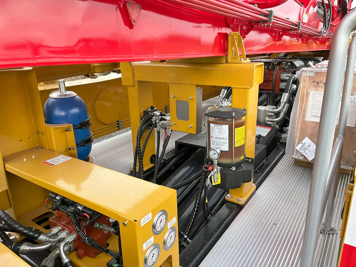 Mercedes-Benz Arocs 4140 8x4 Concrete Pump 14