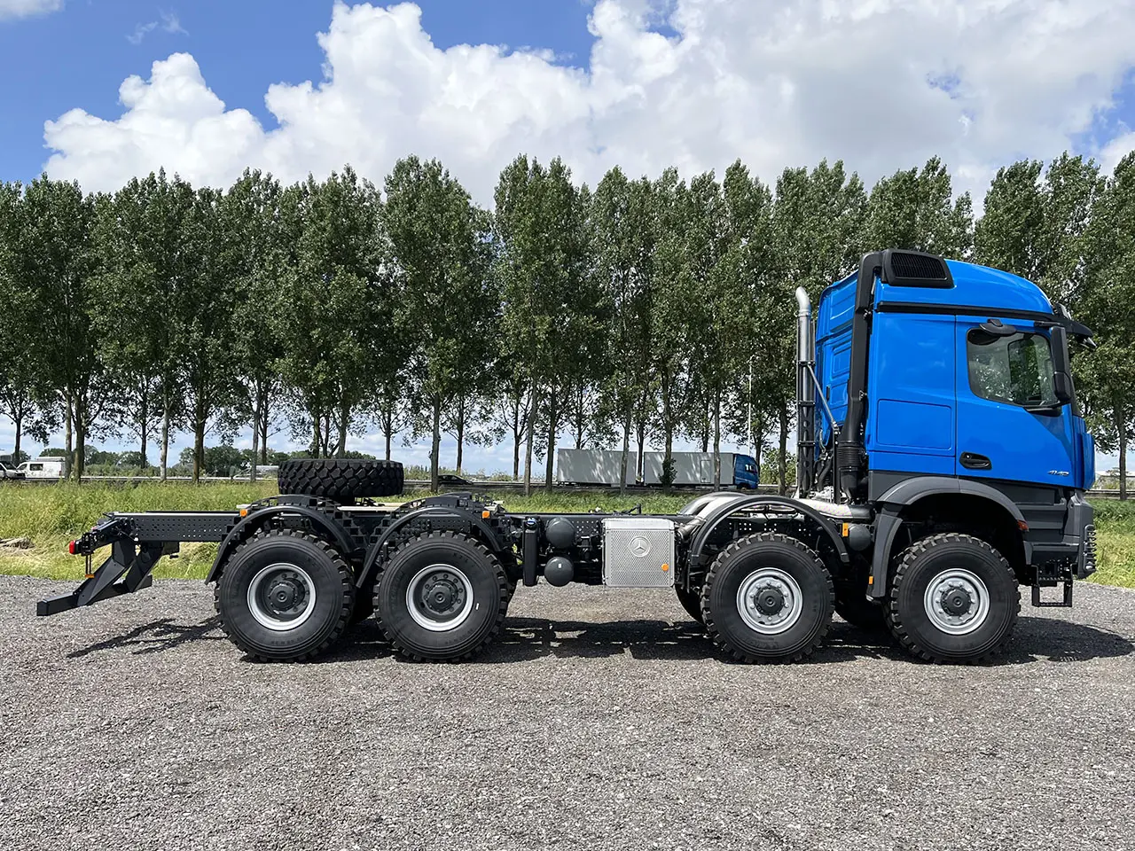 Mercedes-Benz Arocs 4142-AK Châssis Cabine 8x8 5
