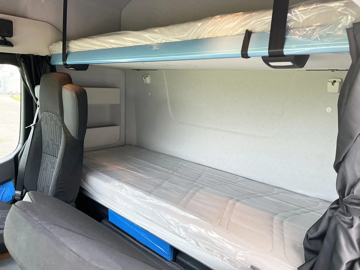 Mercedes-Benz Arocs 4145-AK 8x8 Chassis Cabin 12