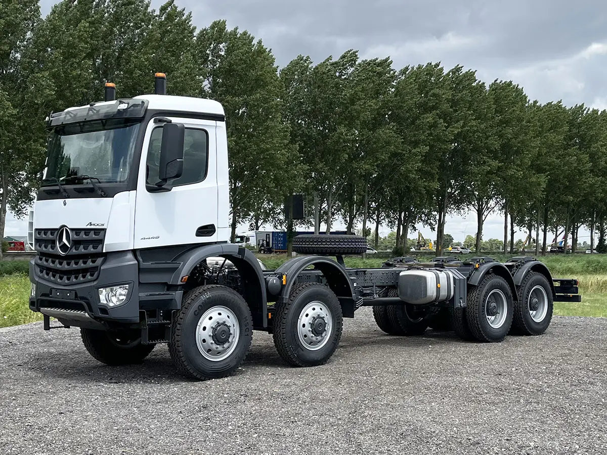 Mercedes-Benz Arocs 4148-AK 8x8 Chassis Cabin 1