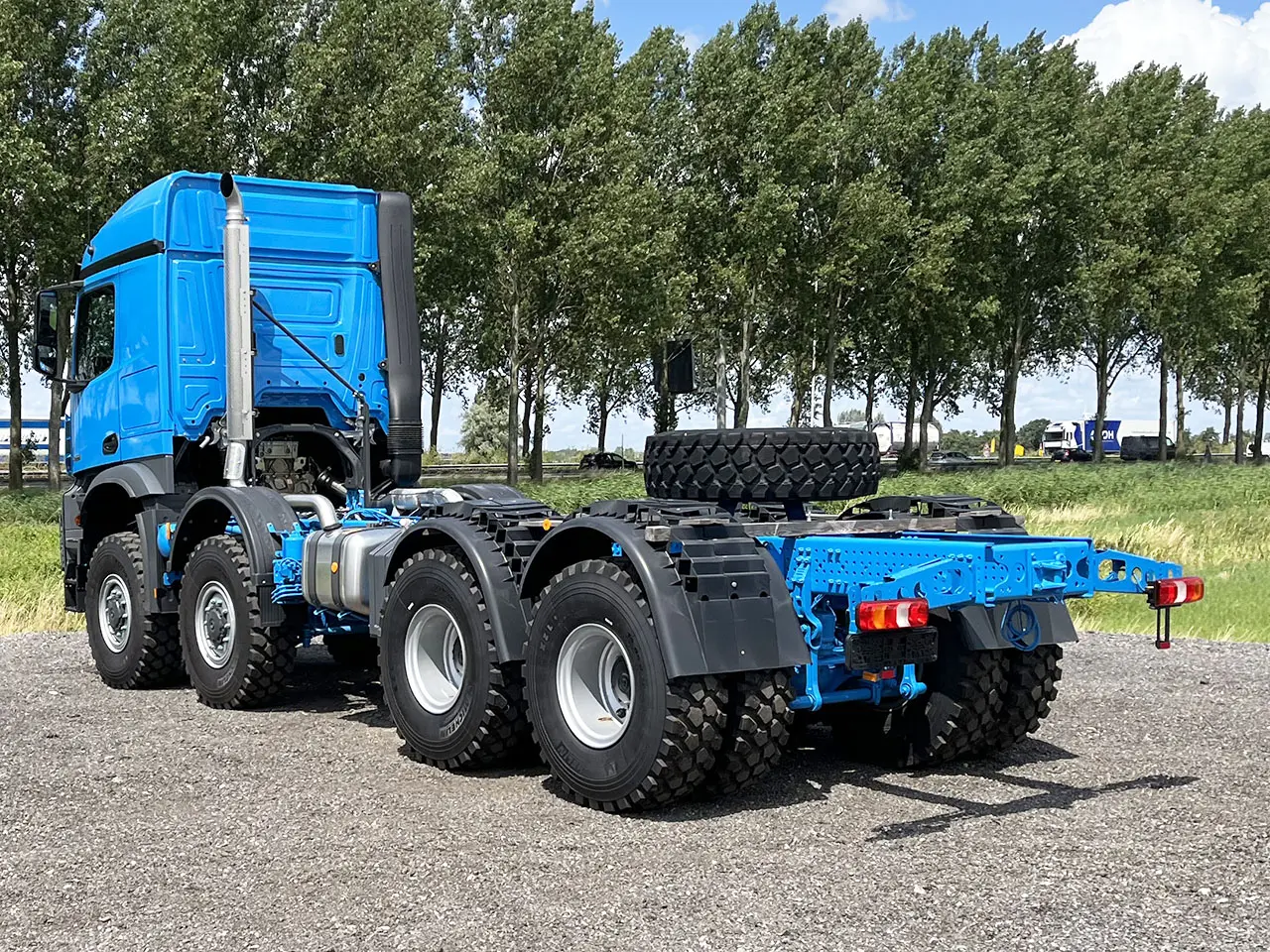 Mercedes-Benz Arocs 4152-AK Châssis Cabine 8x8 3
