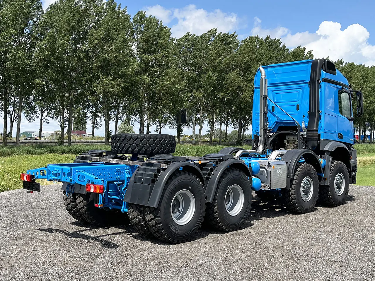 Mercedes-Benz Arocs 4152-AK Châssis Cabine 8x8 6
