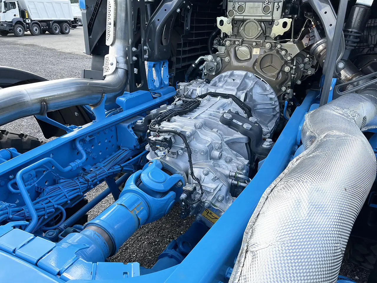 Mercedes-Benz Arocs 4152-AK 8x8 Chassis Cabin 13