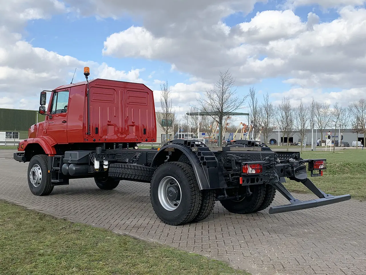 Mercedes-Benz Zetros 2042 Chassis Cabin 4x2 3