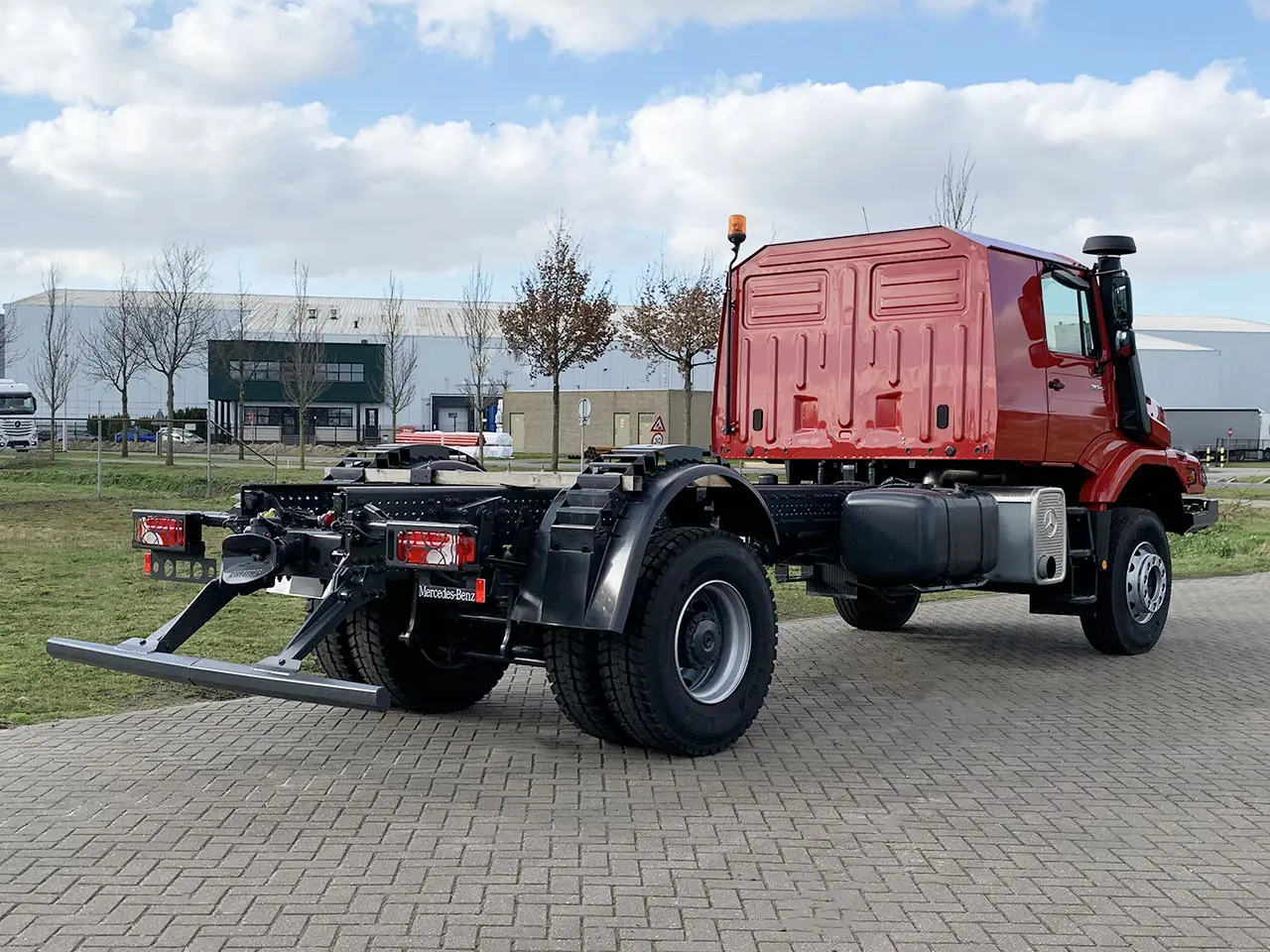 Mercedes-Benz Zetros 2042 Chassis Cabin 4x2 6