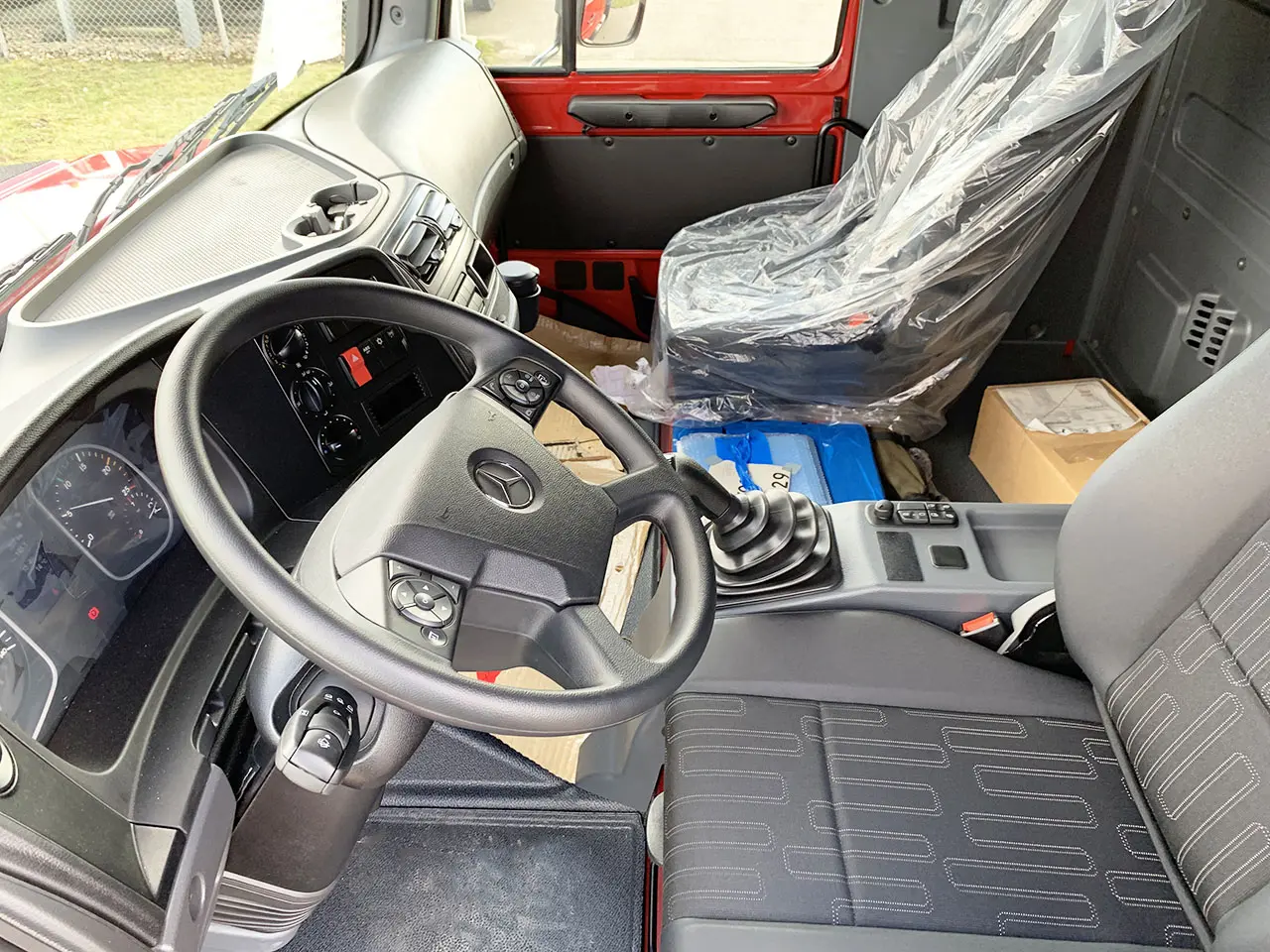 Mercedes-Benz Zetros 2042 Chassis Cabin 4x2 7