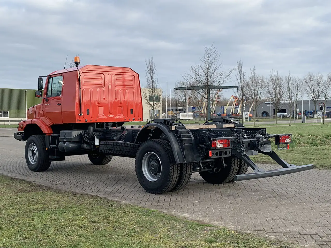 Mercedes-Benz Zetros 2045 Chassis Cabin 4x2 3