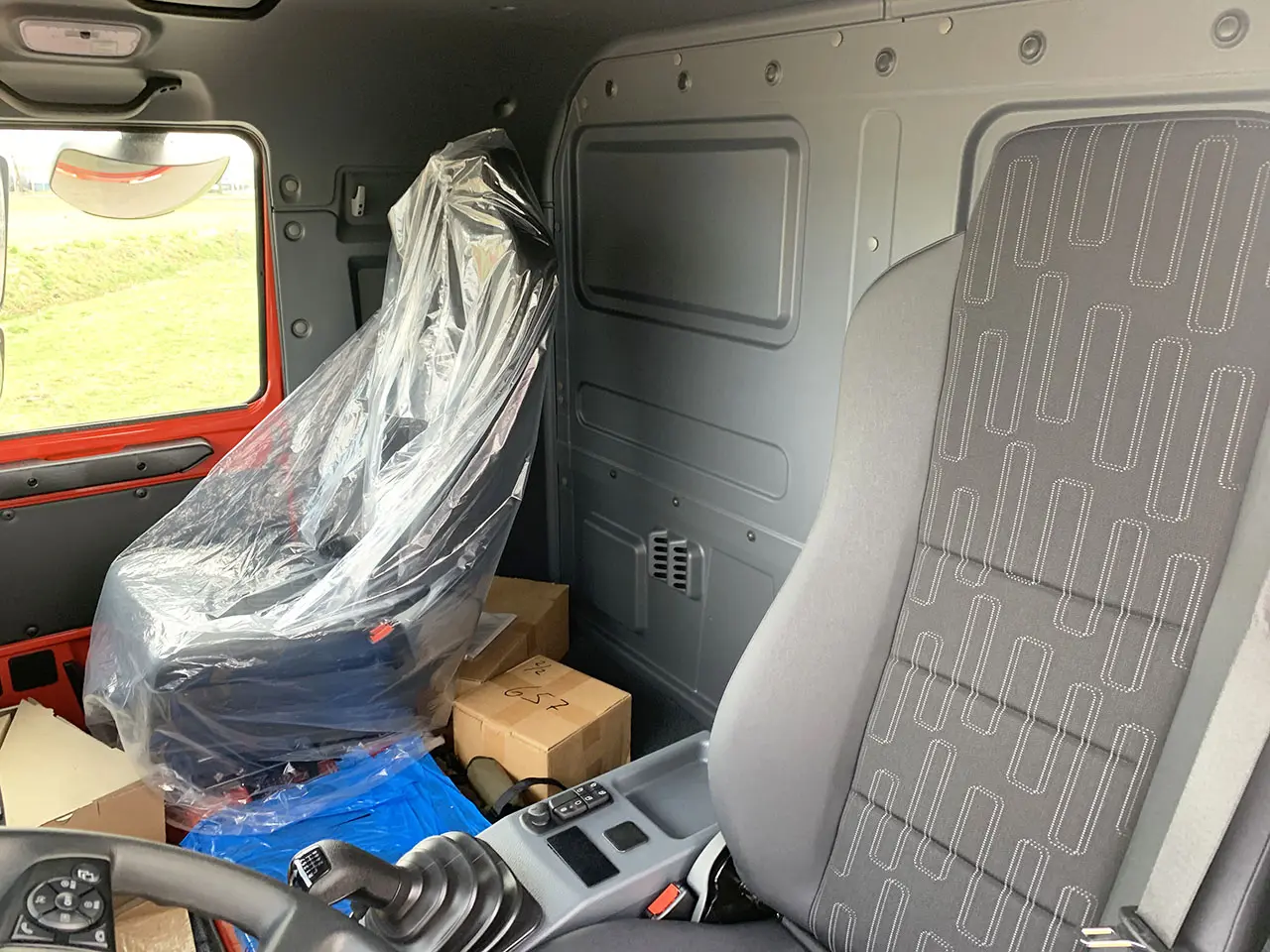 Mercedes-Benz Zetros 2045 Chassis Cabin 4x2 10