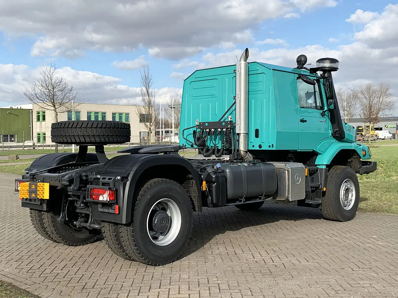 Mercedes-Benz Zetros 2045-S 4x2 Tractor Head 6