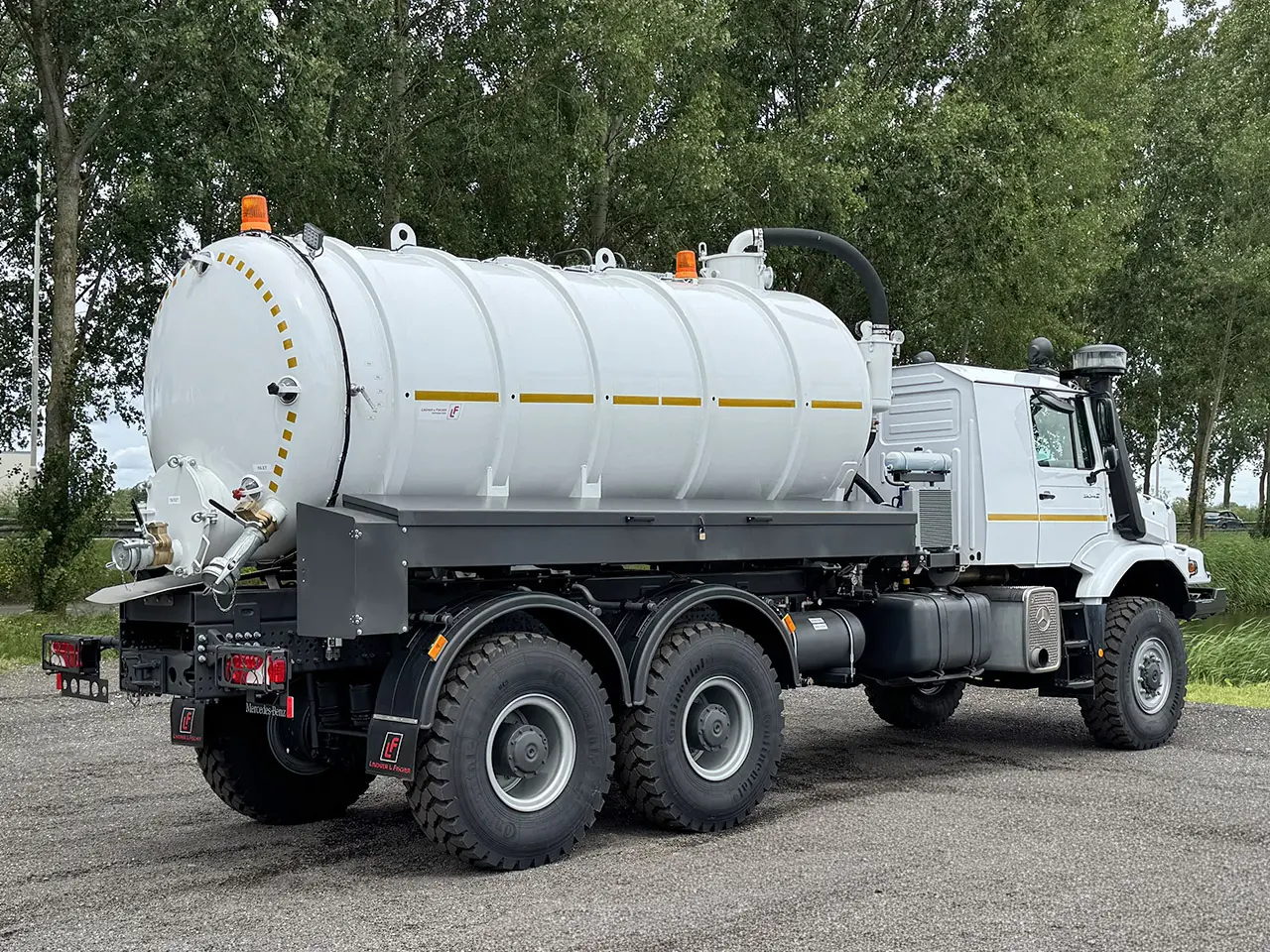 Mercedes-Benz Zetros 3342 A Sewage Tank Truck 6x6 2