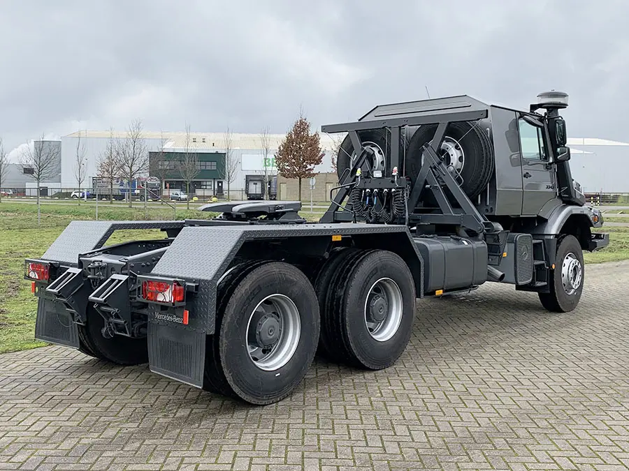Mercedes-Benz Zetros 3343-S 6x4 Tractor Head 6