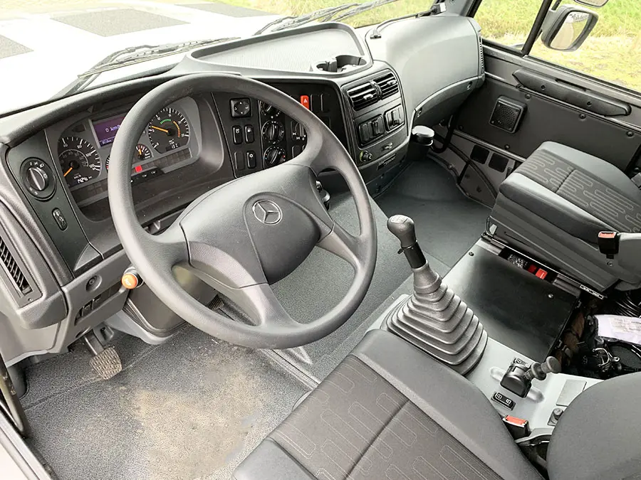 Mercedes-Benz Zetros 3343-S 6x4 Tractor Head 7