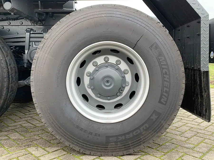 Mercedes-Benz Zetros 3343-S 6x4 Tractor Head 14