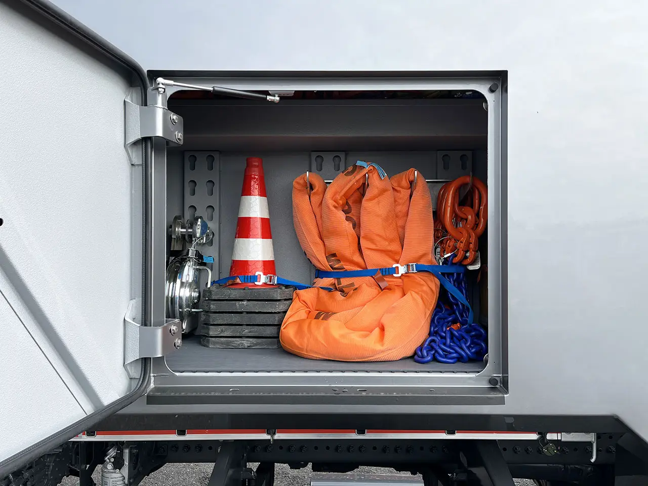 Mercedes-Benz Zetros 3345-K 6x4 Recovery Truck 12