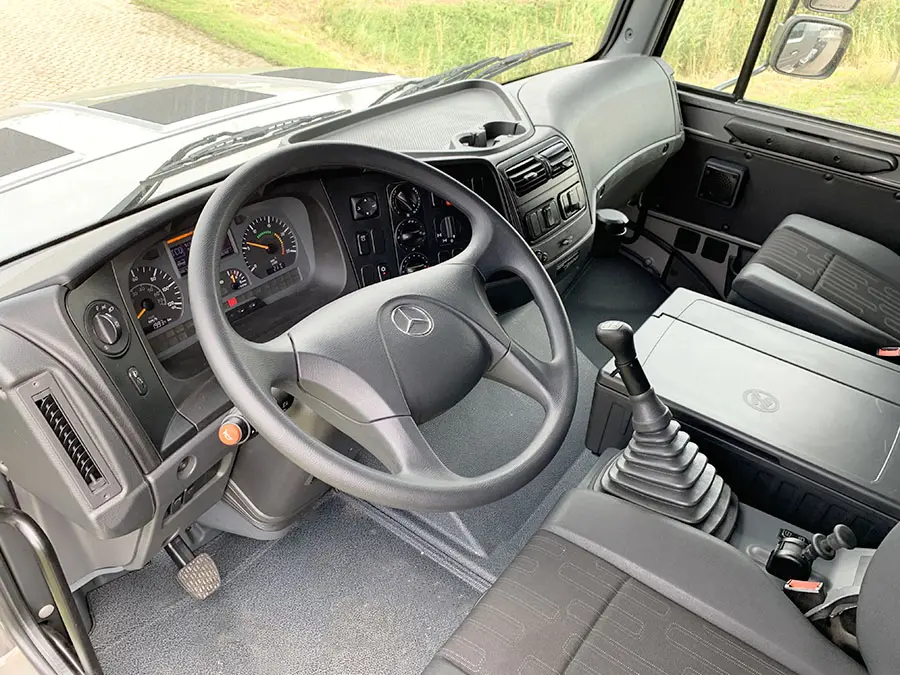 Mercedes-Benz Zetros 3643-S 6x4 Tractor Head 7