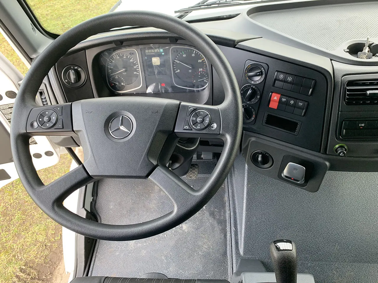 Mercedes-Benz Zetros 4042-K Hyva HC361E3 Crane Truck 6x4 10