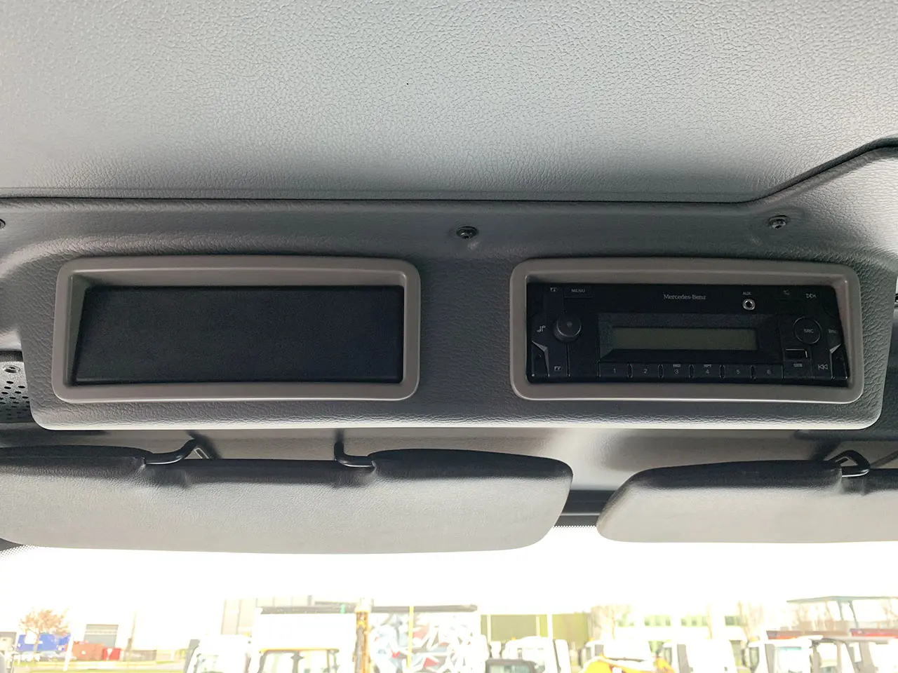 Mercedes-Benz Zetros 4042-K Hyva HC361E3 6x4 Crane Truck 11