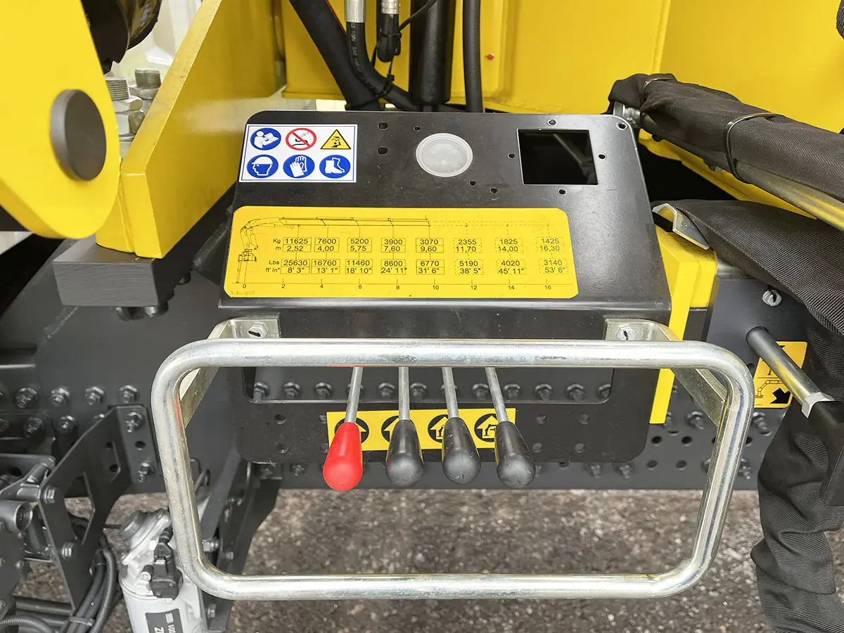 Mercedes-Benz Zetros 4042-K Hyva HC361E3 6x4 Crane Truck 14