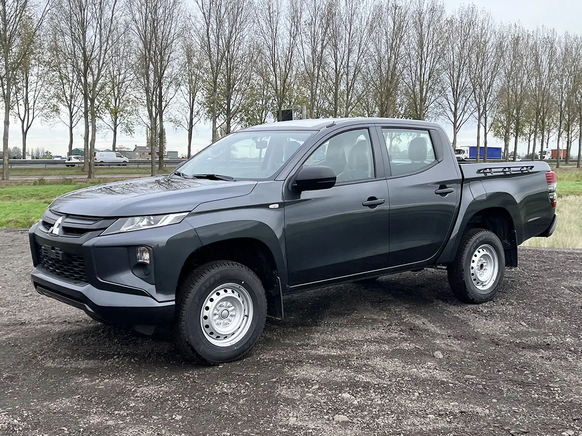 Mitsubishi L200 GL Double Cab Pick-up 4x4