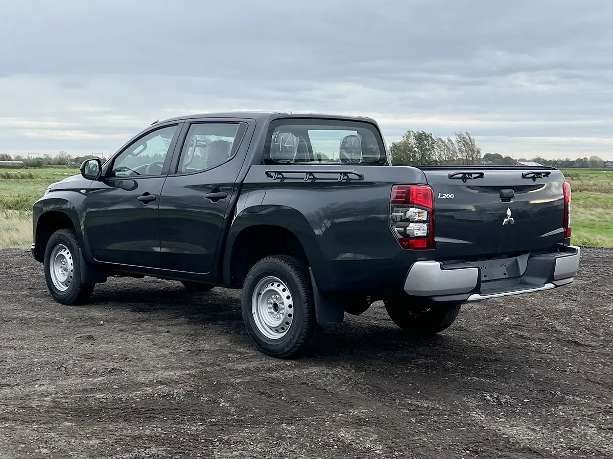 Mitsubishi L200 GL Double Cab Pick-up 4x4