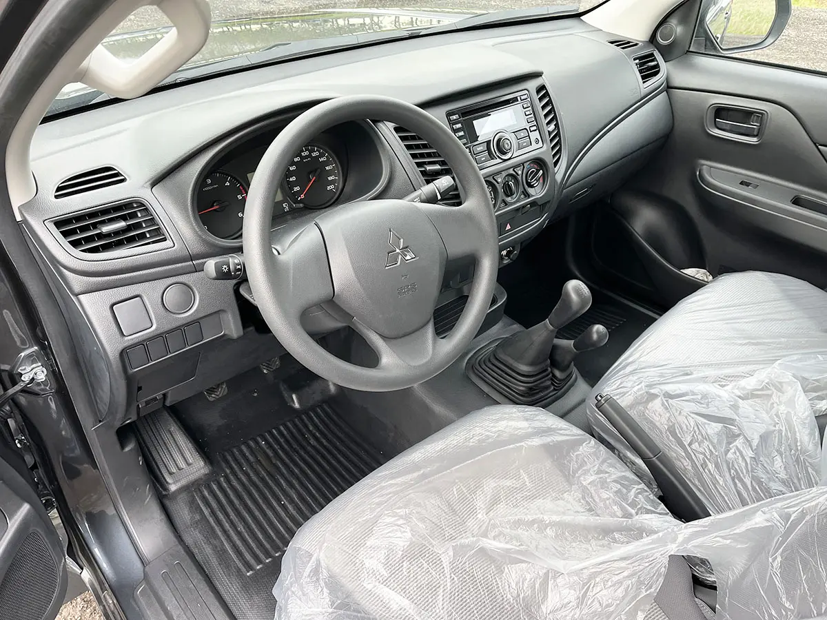 Mitsubishi L200 GL Double Cab Pick-up 4x4 8