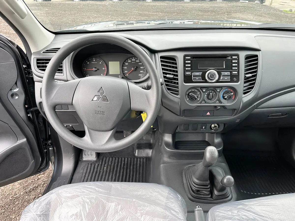 Mitsubishi L200 GL Double Cab Pick-up 4x4 10