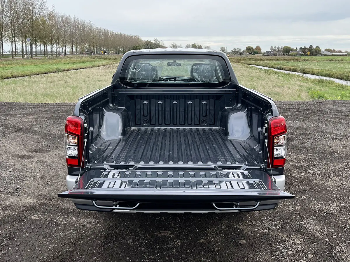 Mitsubishi L200 GL 4x4 Double Cab Pick-up 11