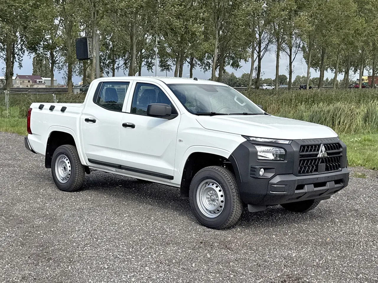 Mitsubishi L200 GL Pick-up cabine double 4x4 8