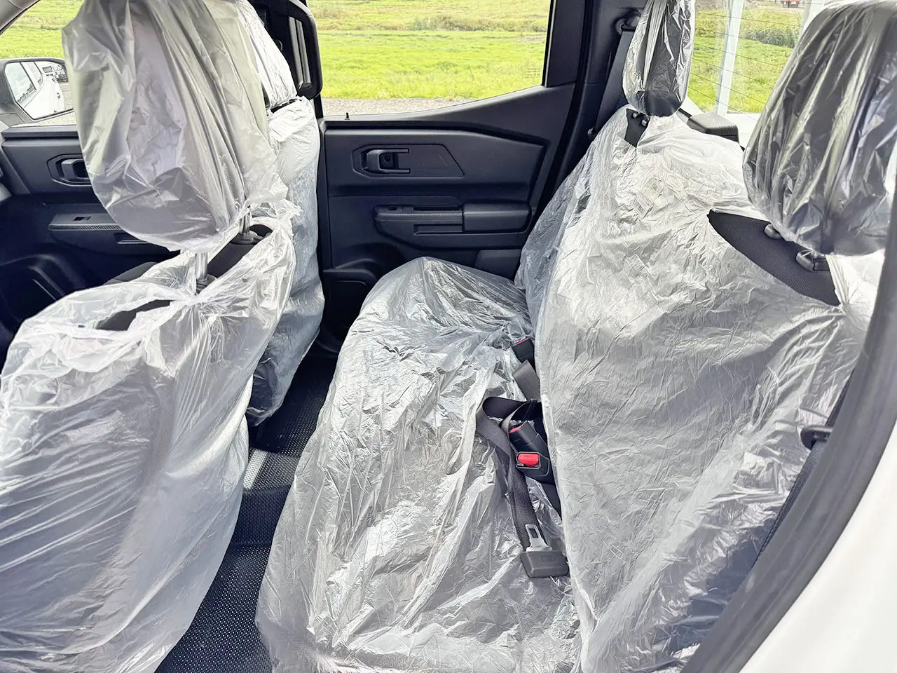 Mitsubishi L200 GL 4x4 Double Cab Pick-up 11