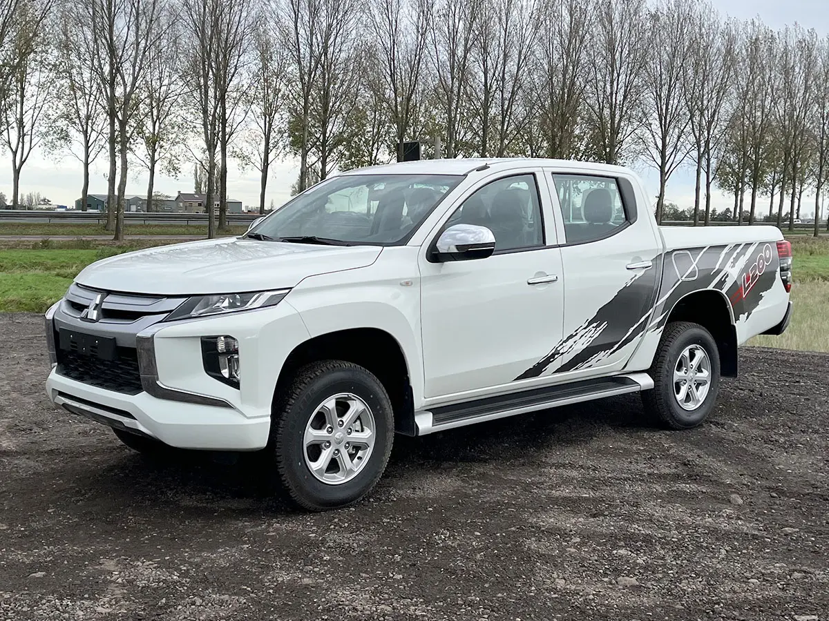 Mitsubishi L200 GLX 4x4 Double Cab Pick-up