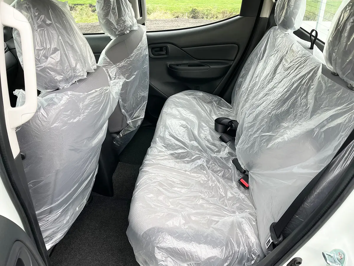 Mitsubishi L200 GLX 4x4 Double Cab Pick-up 9