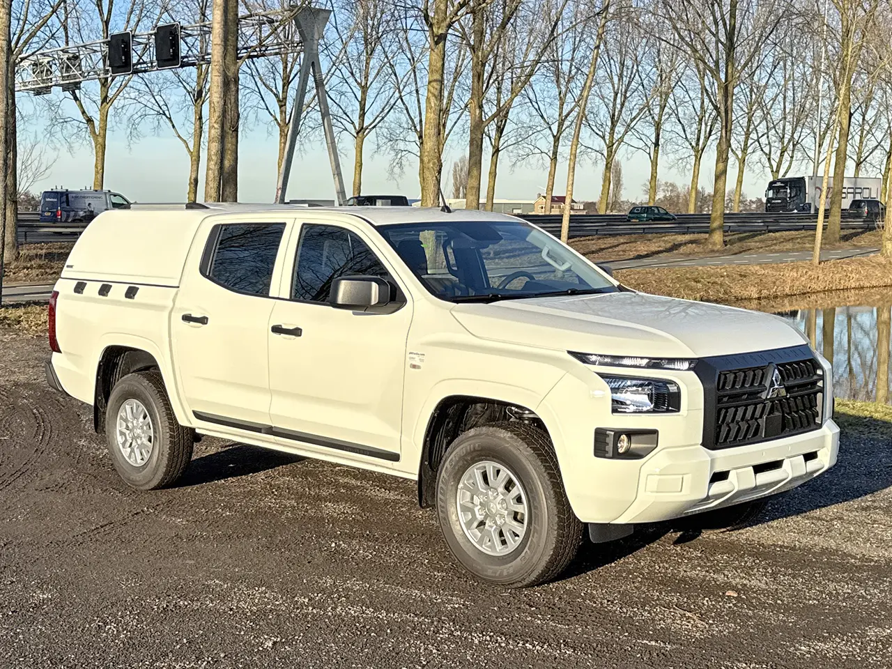 Mitsubishi L200 GLX Camionnette double cabine pick-up 4x4 8