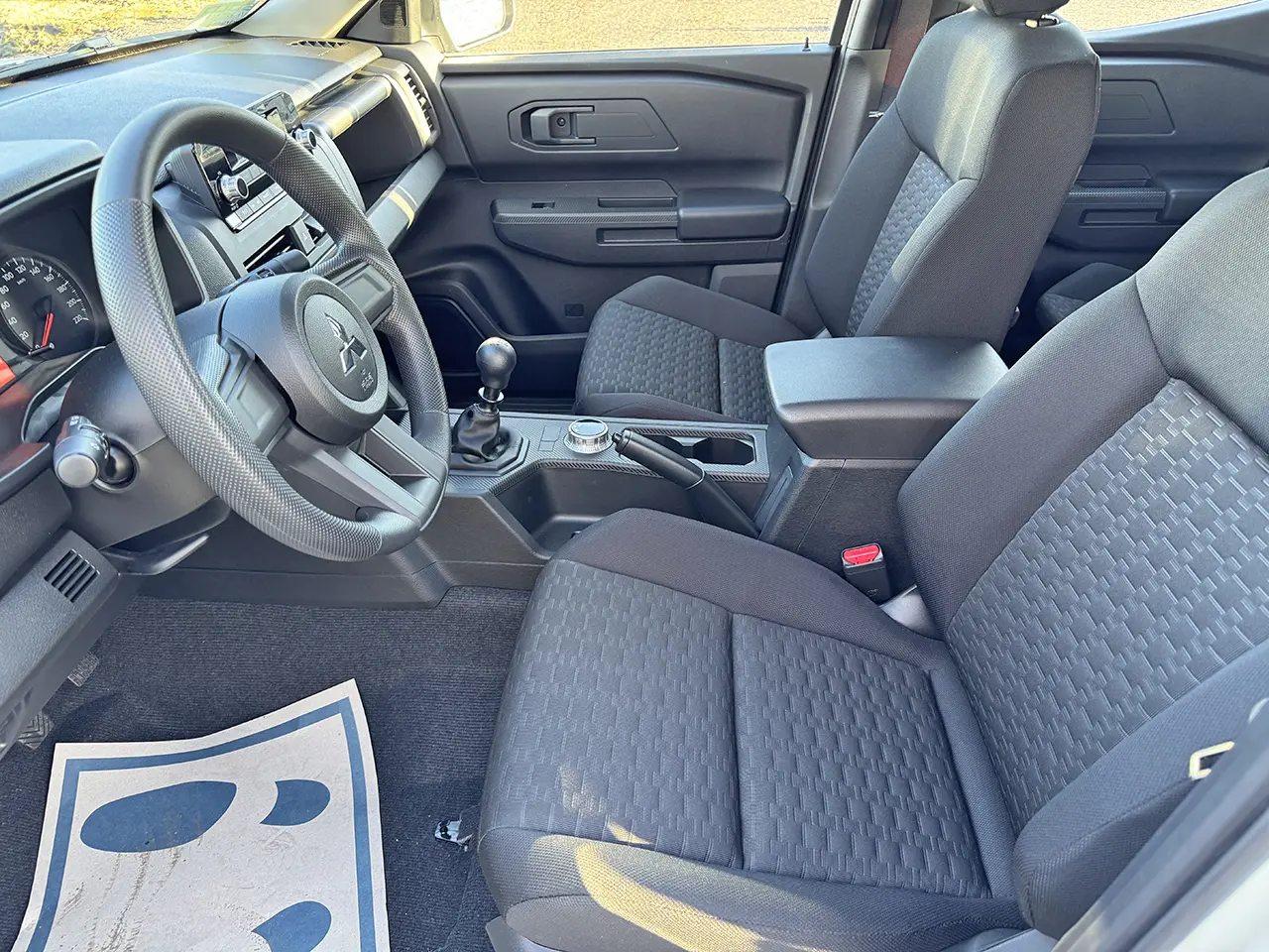 Mitsubishi L200 GLX 4x4 Double Cab Pick-up Van 9