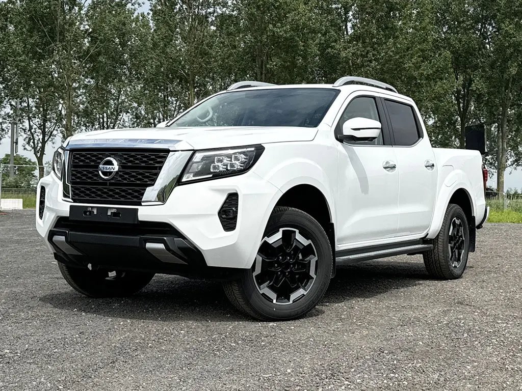 Nissan Navara LE Plus 4x4 Double Cab Pick-up 4