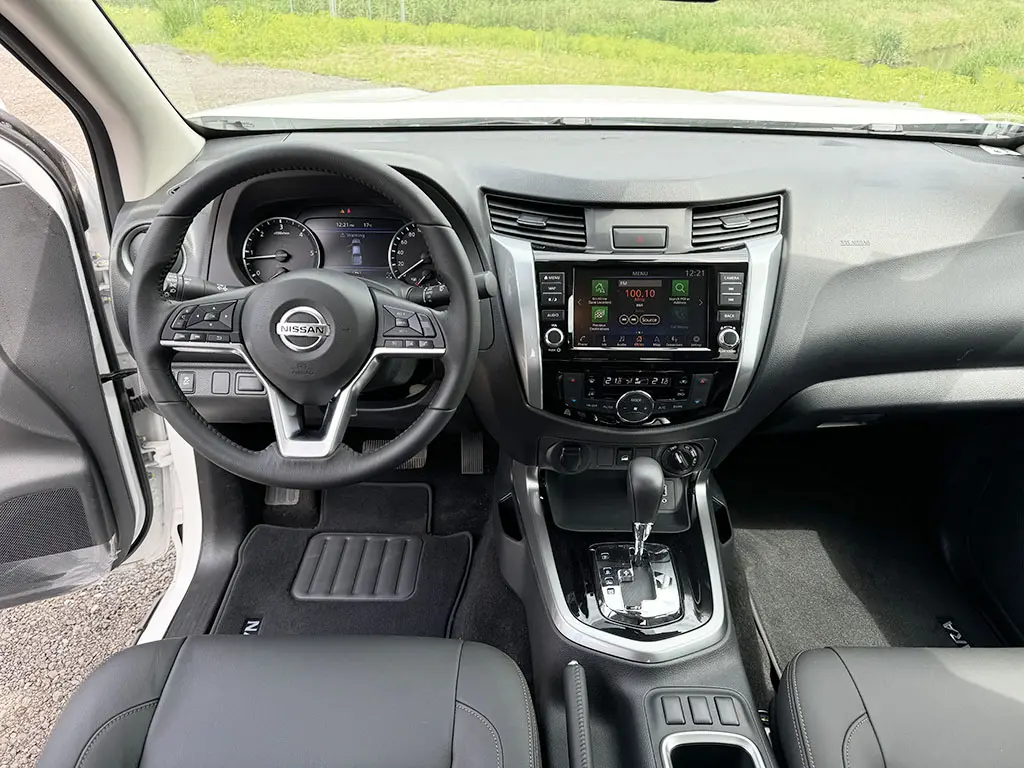 Nissan Navara LE Plus 4x4 Double Cab Pick-up 9