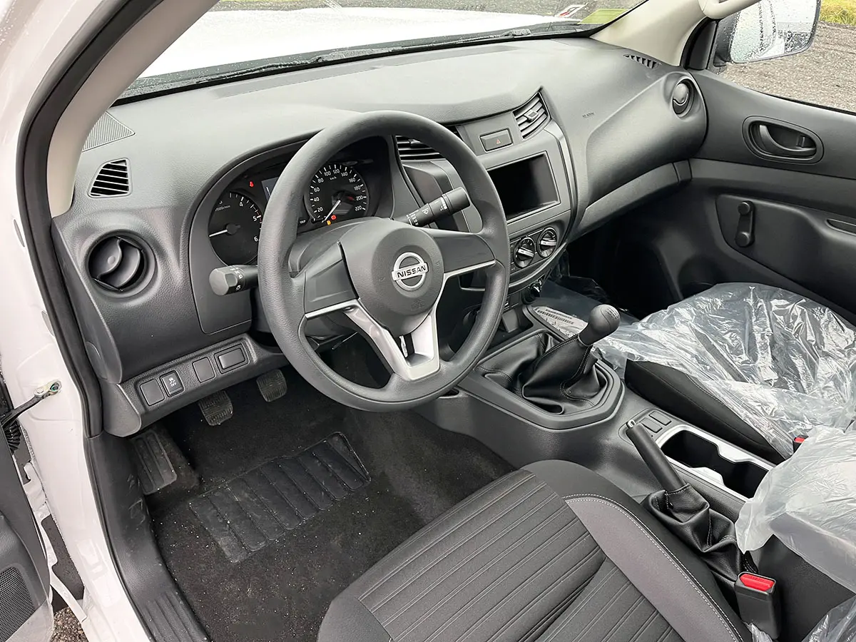 Nissan Navara XE 2.5D 4x4 Double Cab Pick-up 8