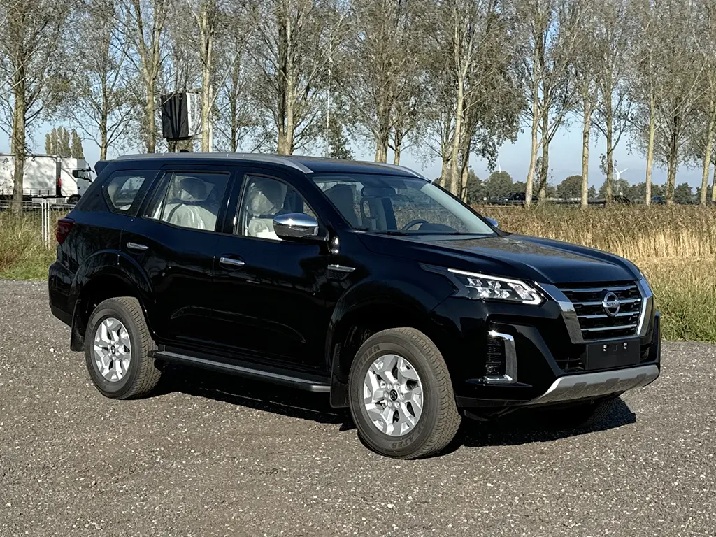 Nissan X-Terra 4x4 Sports Utility Vehicle (SUV) 4