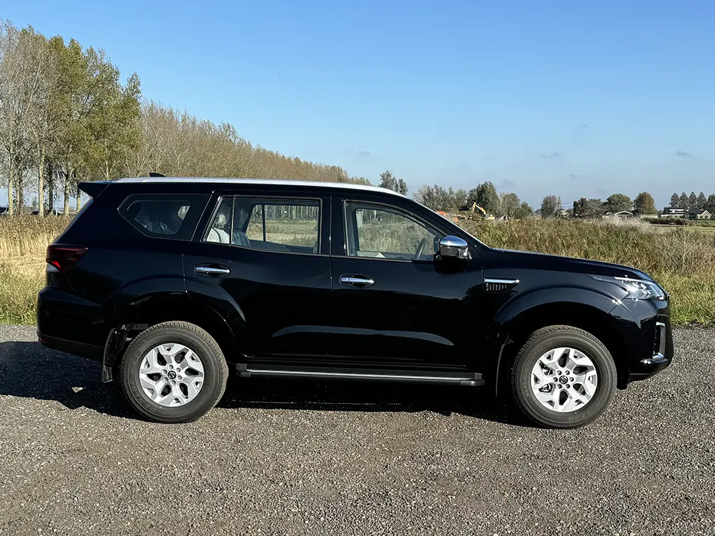 Nissan X-Terra SUV (Véhicule Utilitaire Sport) 4x4 5