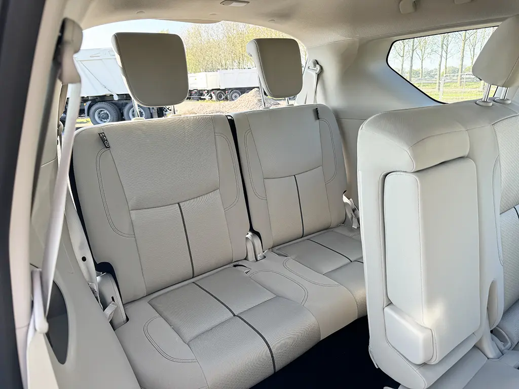 Nissan X-Terra 4x4 Sports Utility Vehicle (SUV) 11