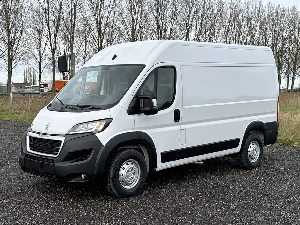 Peugeot Boxer L2H2 4x2 Closed Van