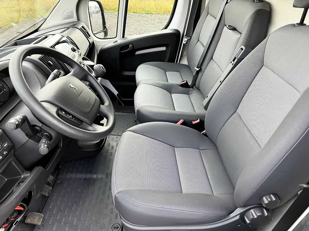 Peugeot Boxer L2H2 4x2 Closed Van 7