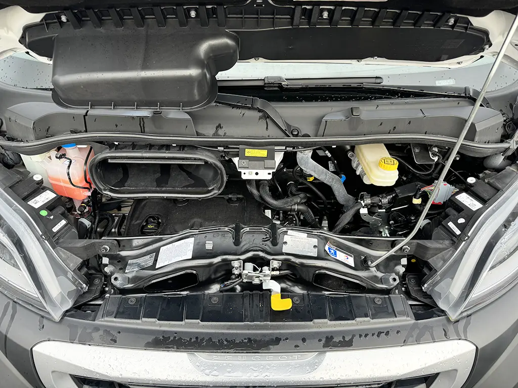 Peugeot Boxer L2H2 4x2 Closed Van 13