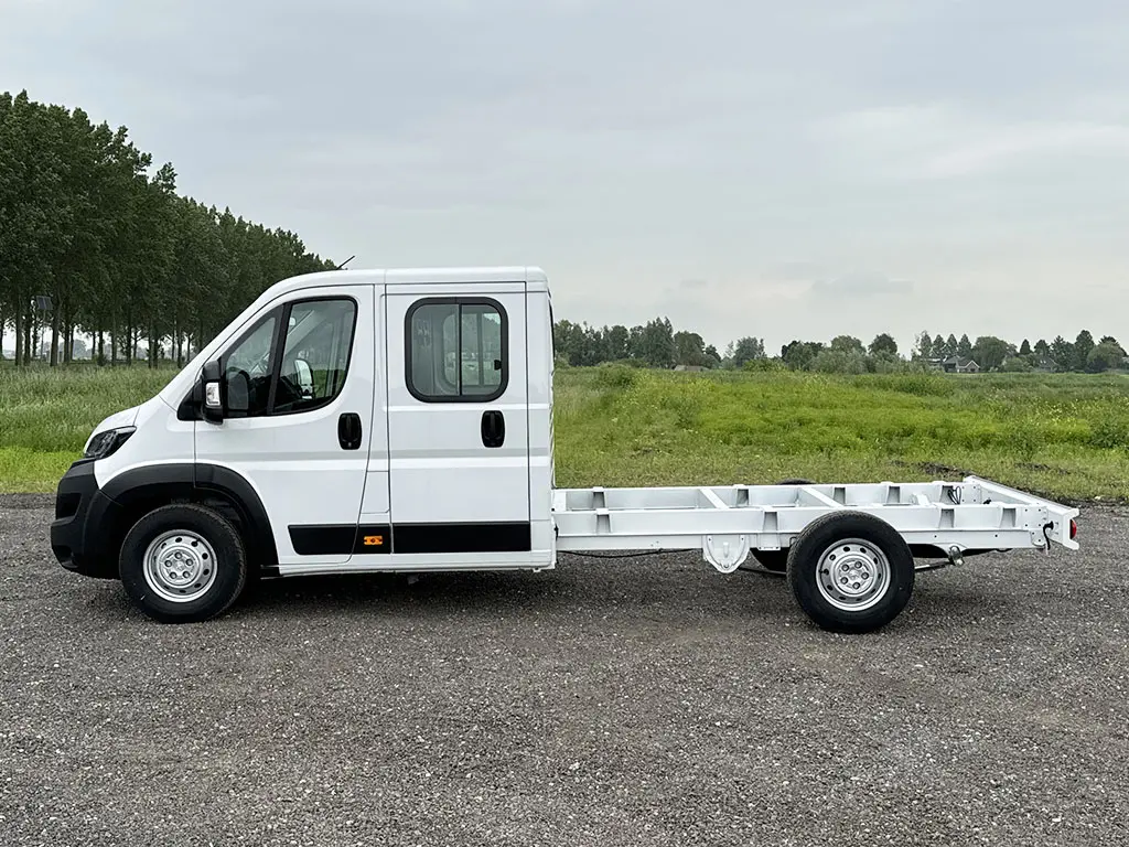 Peugeot Boxer L3H2 Crew 4x2 Chassis Cabin