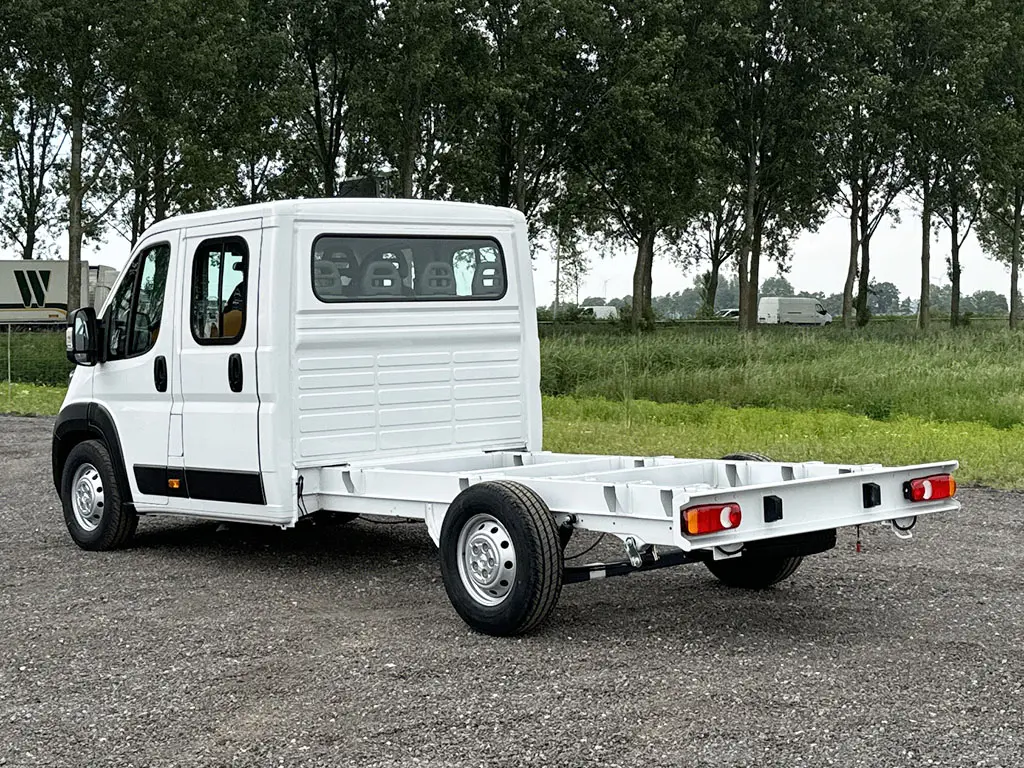 Peugeot Boxer L3H2 Crew 4x2 Chassis Cabin